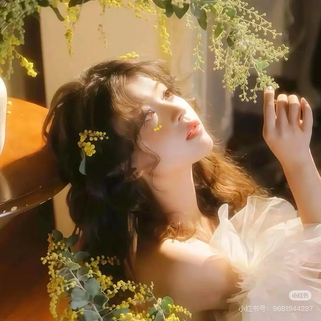 周周（观必茴）