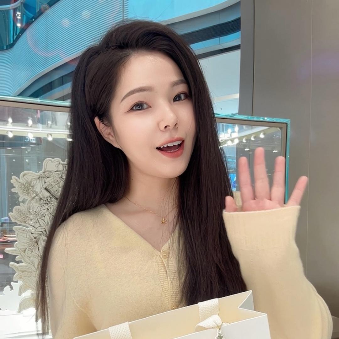 YQ小姐姐