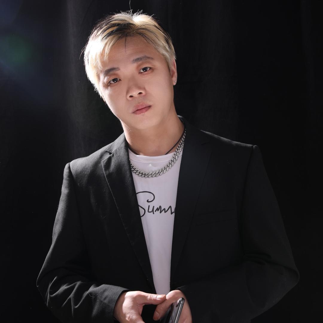 哈尔滨染发岳文宇