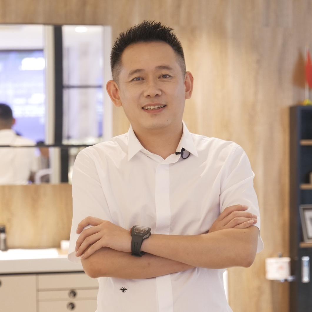 我是居然卢治中