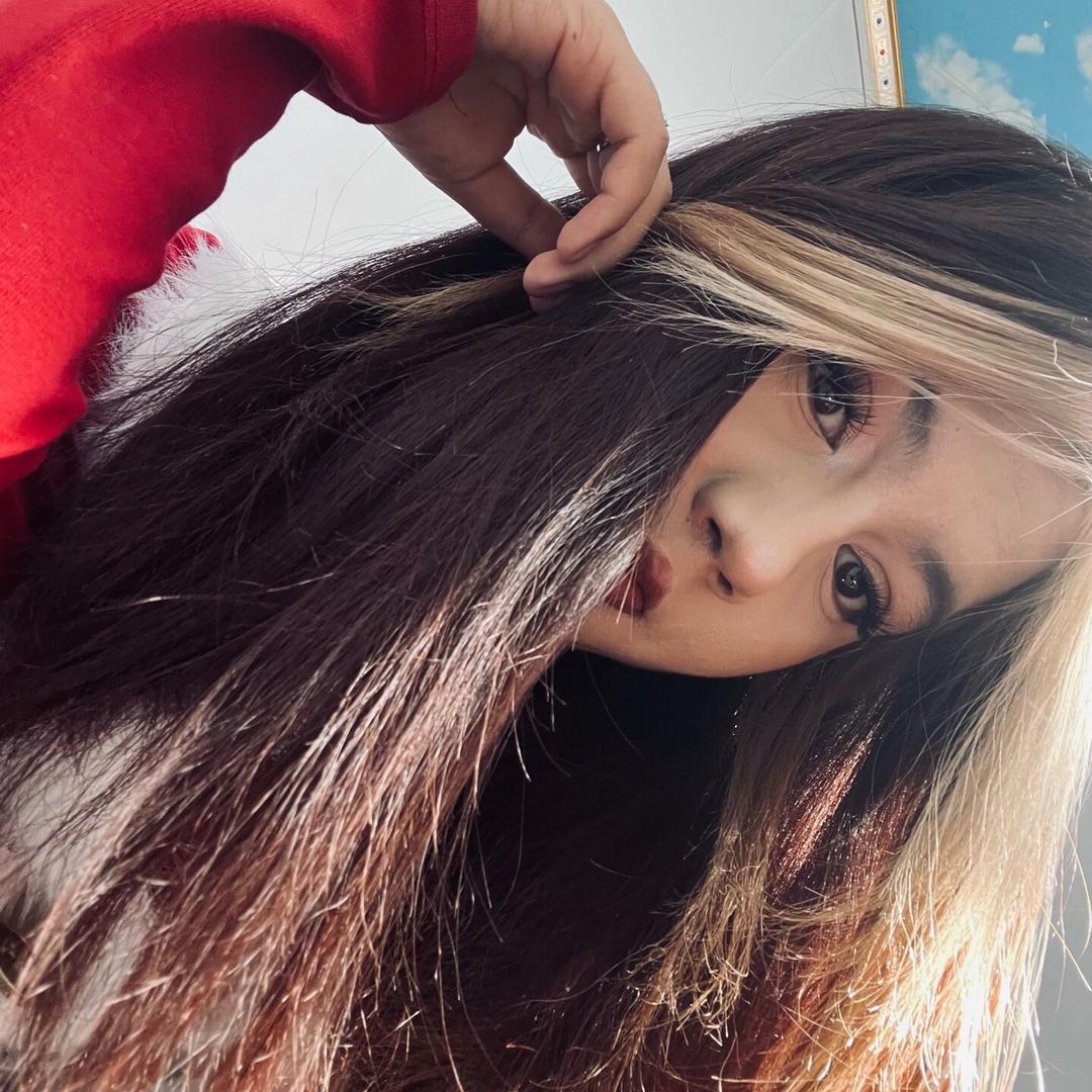 婷婷👅