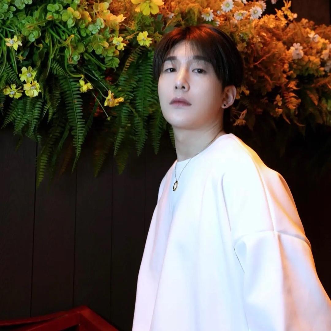 王图图🌟新歌《一梭时光一梭痴》@抖音