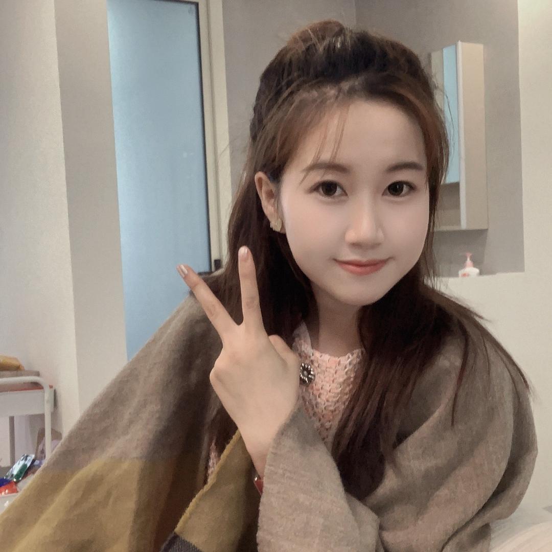 修手机的婉婷