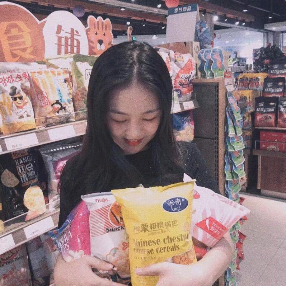 琳子在美甲