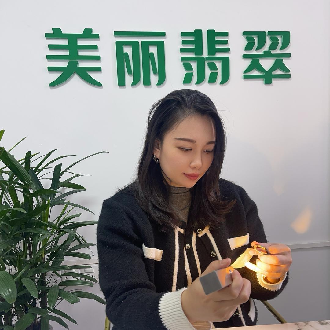 美丽翡翠雕刻