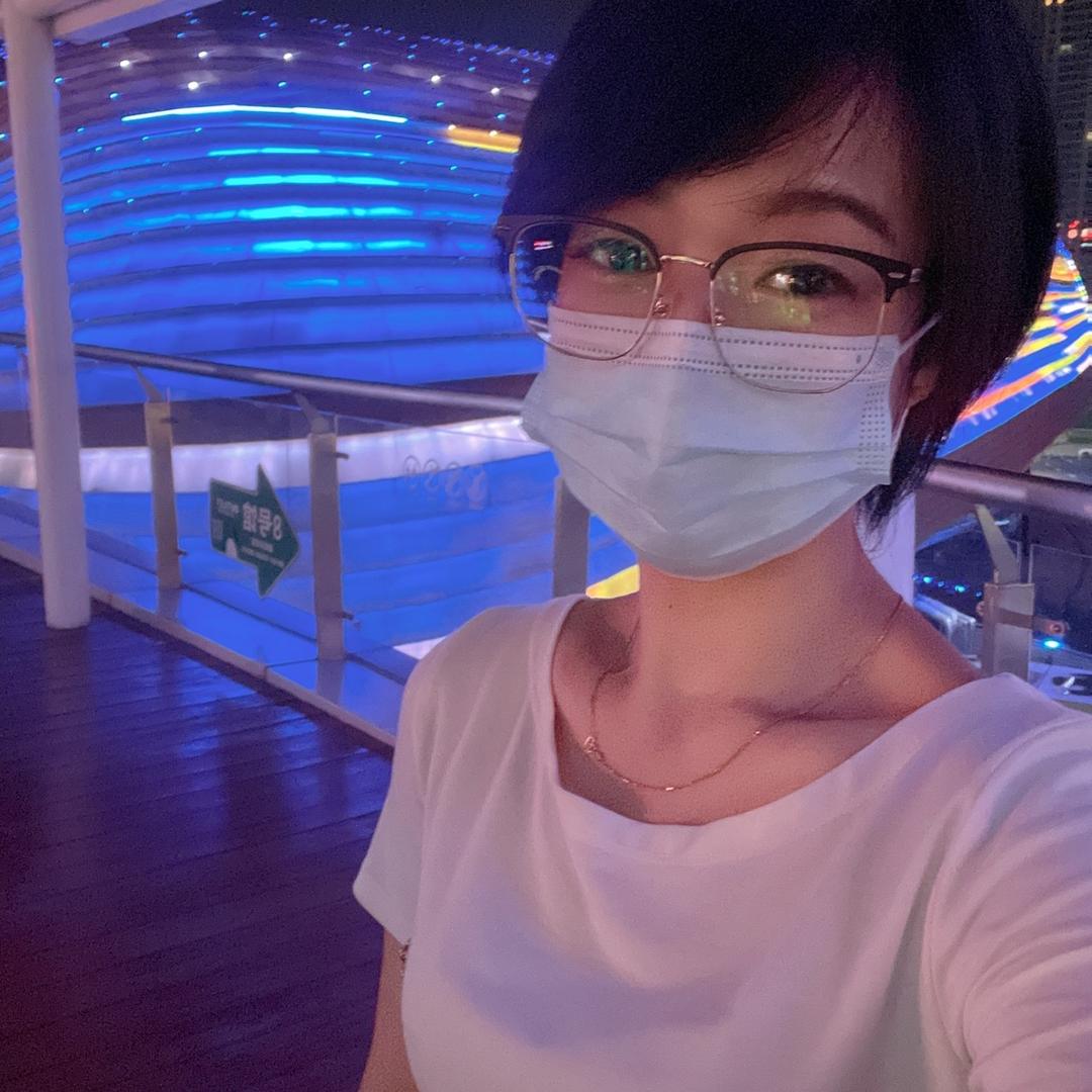 玲玲(｡◕ˇ∀ˇ◕)