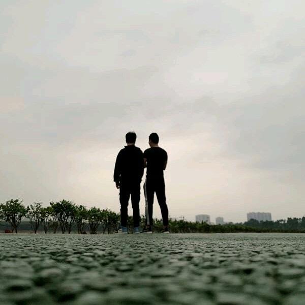 小伙对方正在偷人