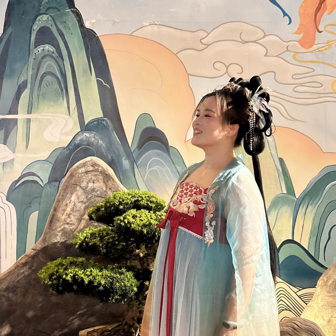 龚加月