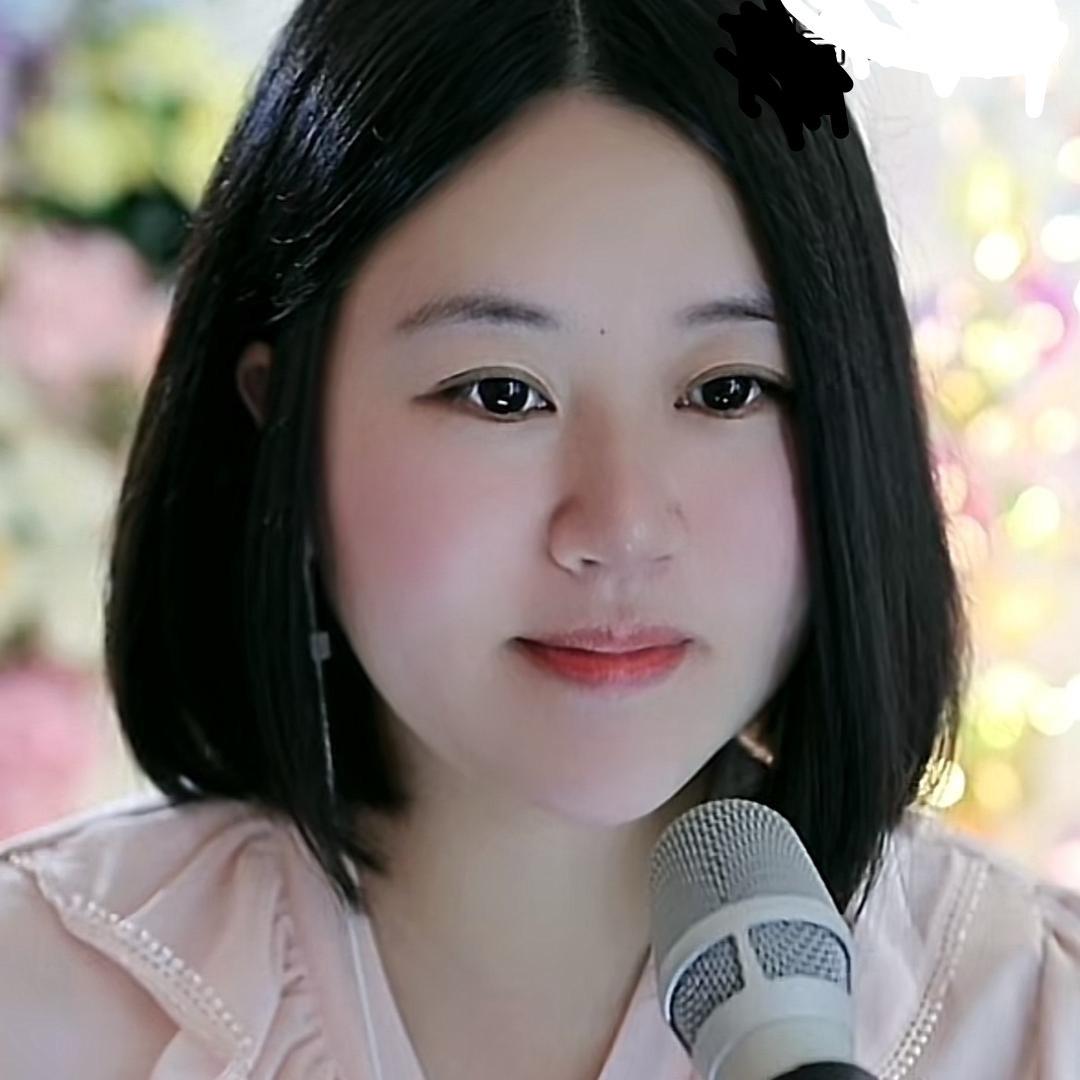 黄艺朵🎤（嗓子休息两天，周一开播）