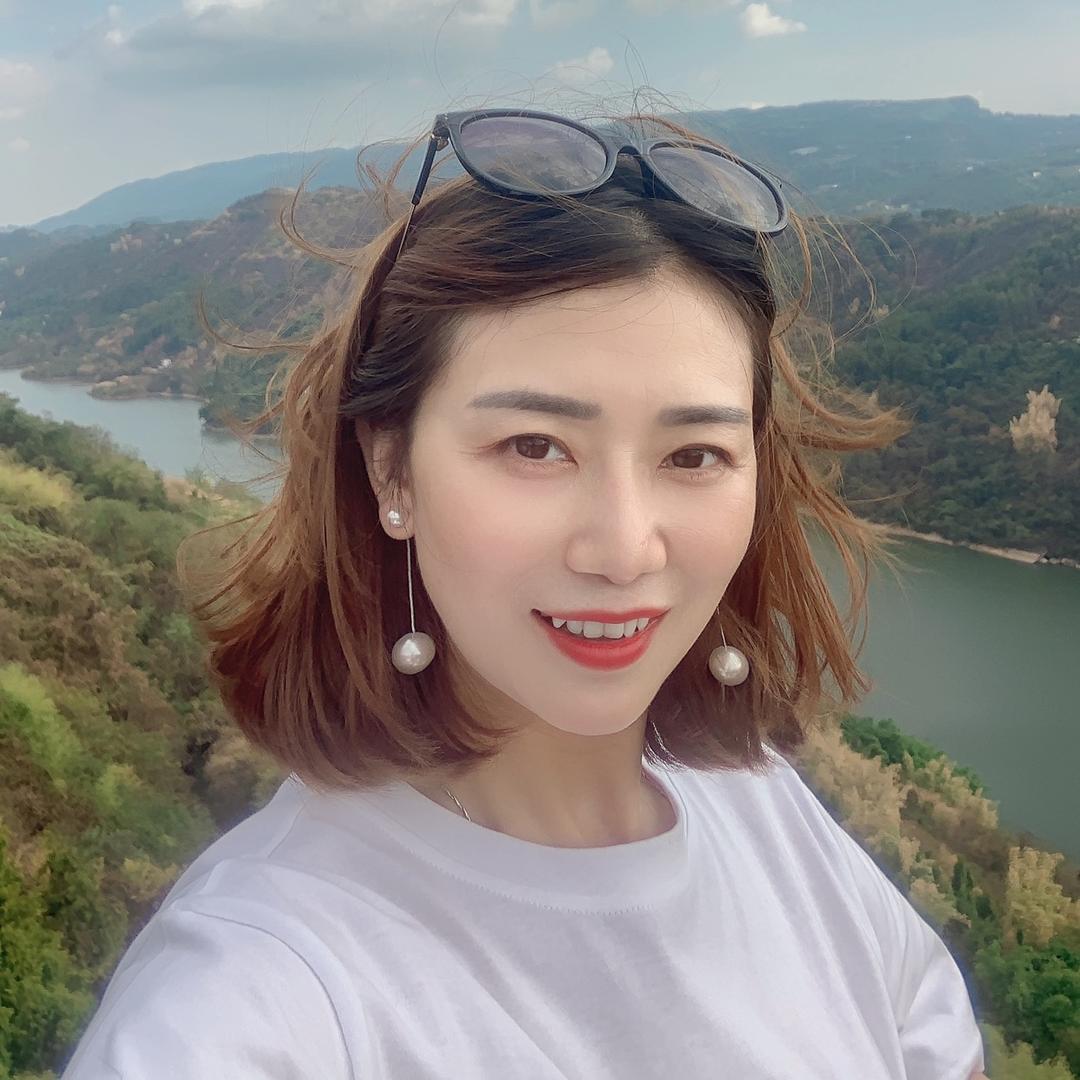 英子