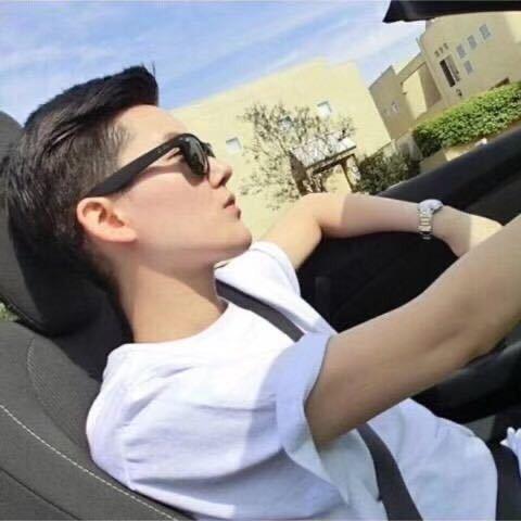 一剪钟情专业接发烫染美发(万达店)官方号