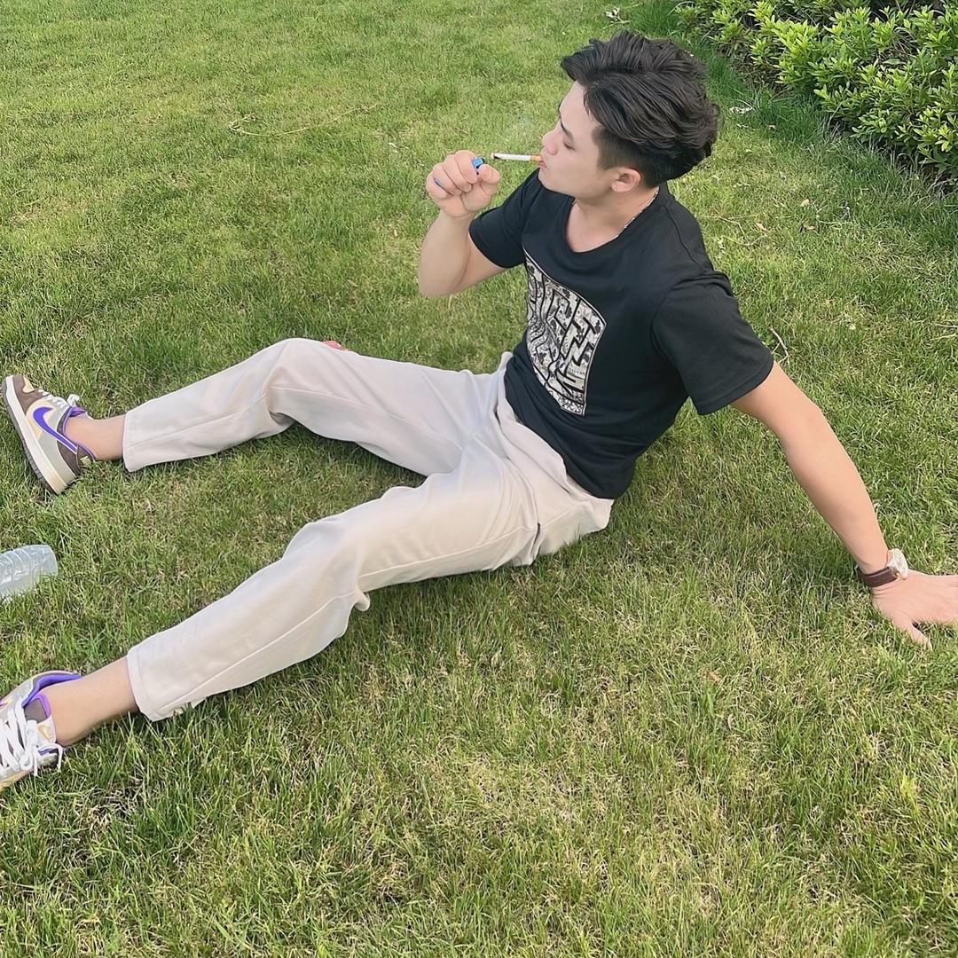 ꪶꪮꪜꫀ·҉李先生⁵²⁰(低谷期）