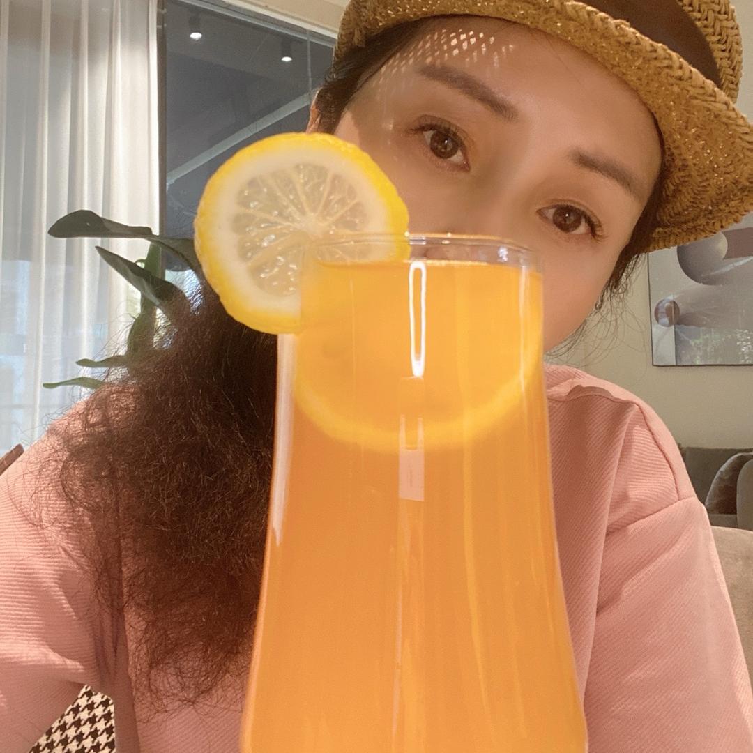 Julie姐姐