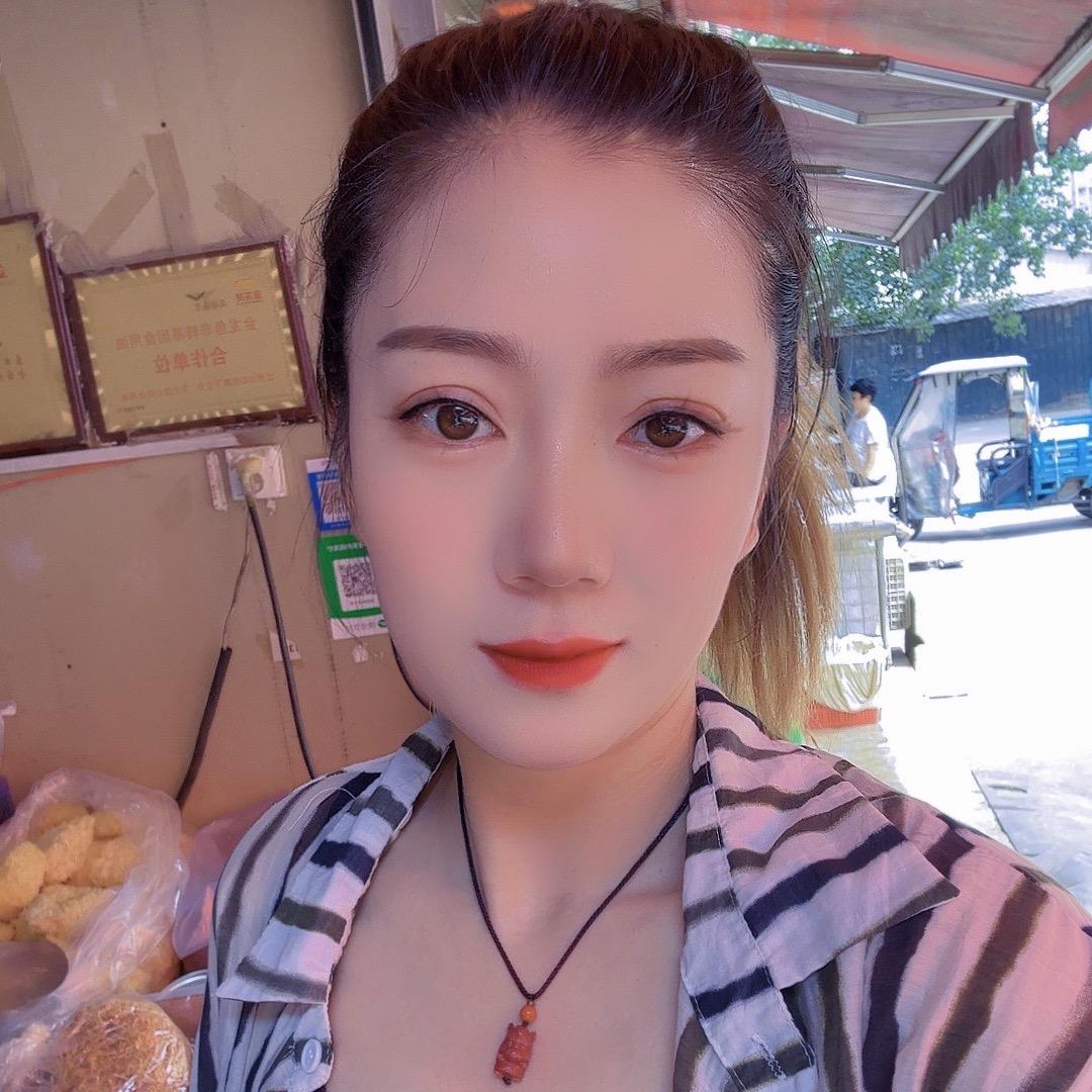 梁记麻辣鸭货