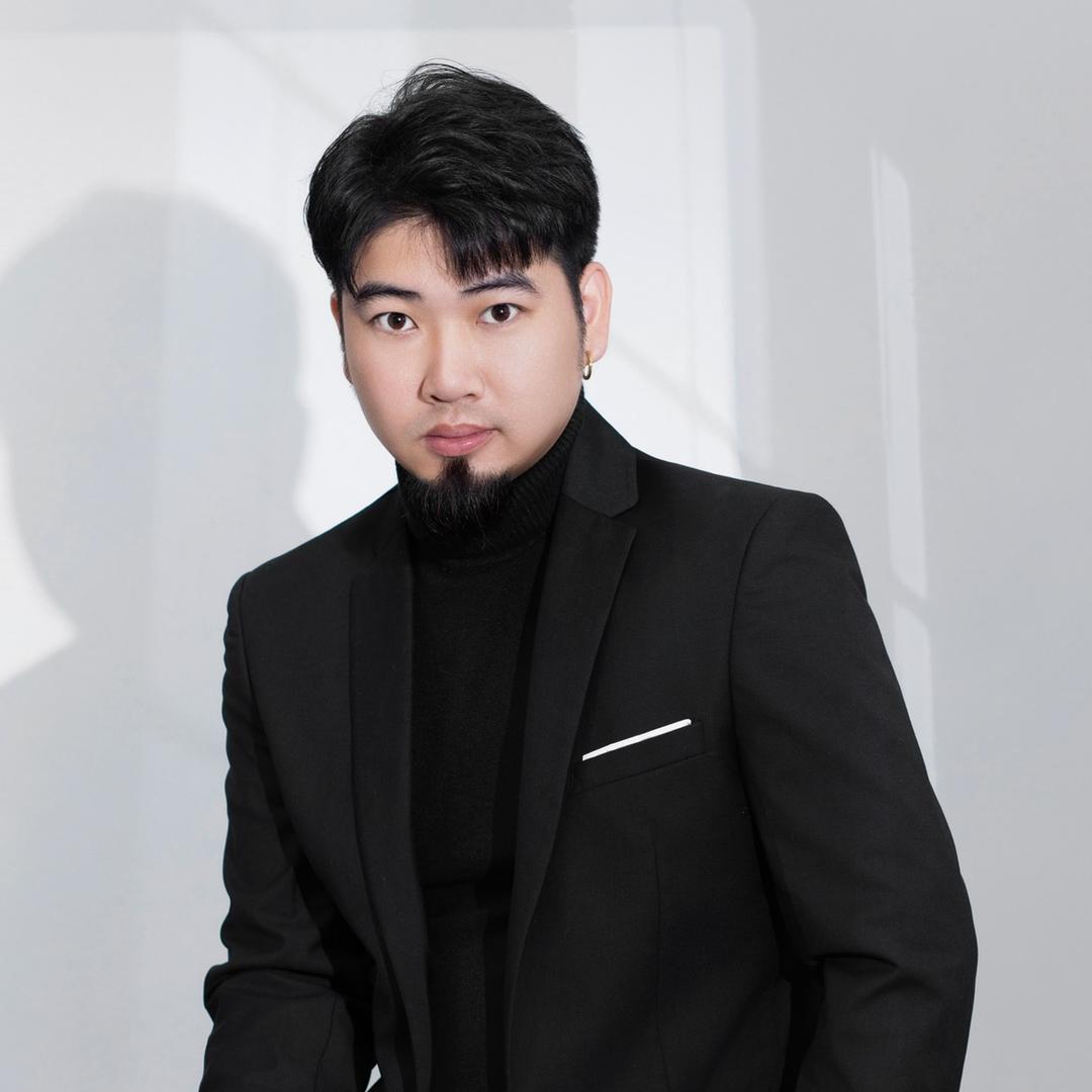 在蕉岭开理发的小胡子