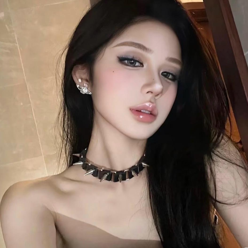 Zy。