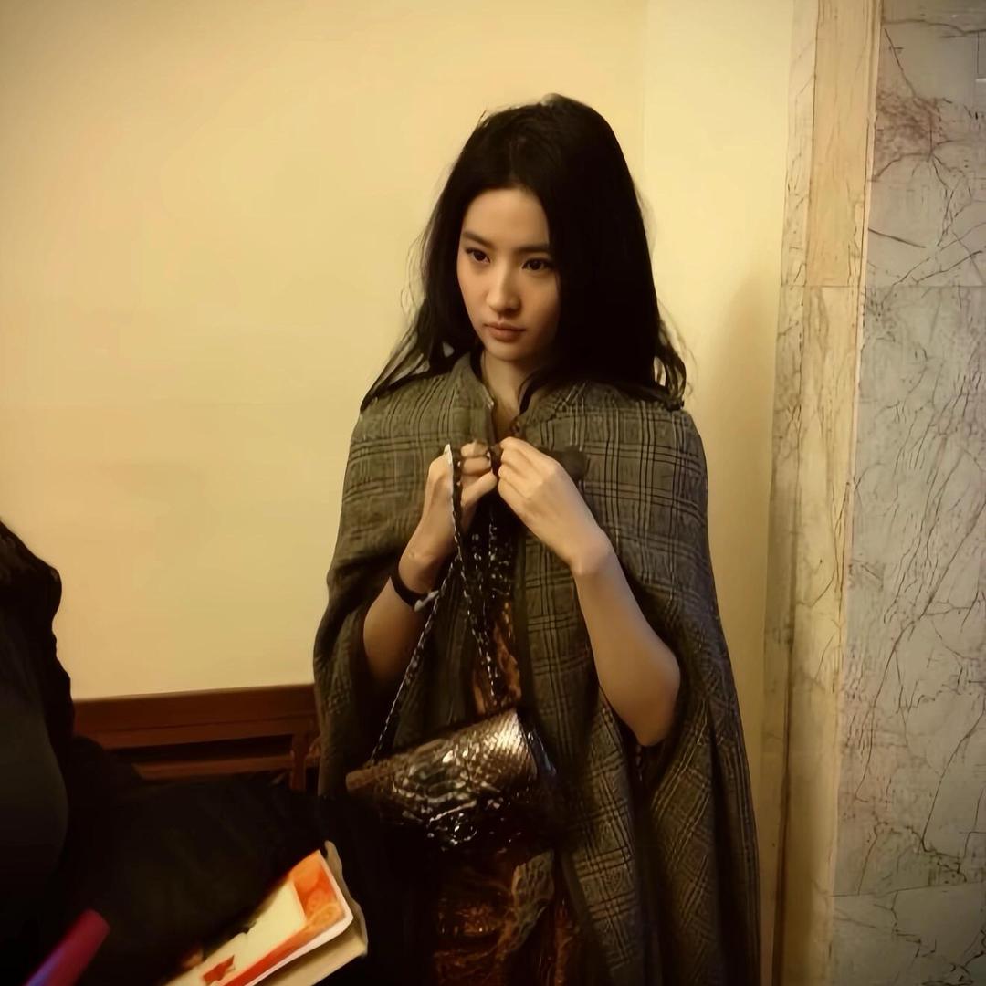 张张^
