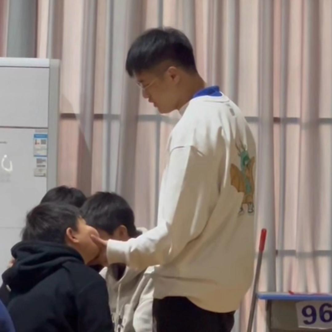 小徐教练（陈康宁乒乓）