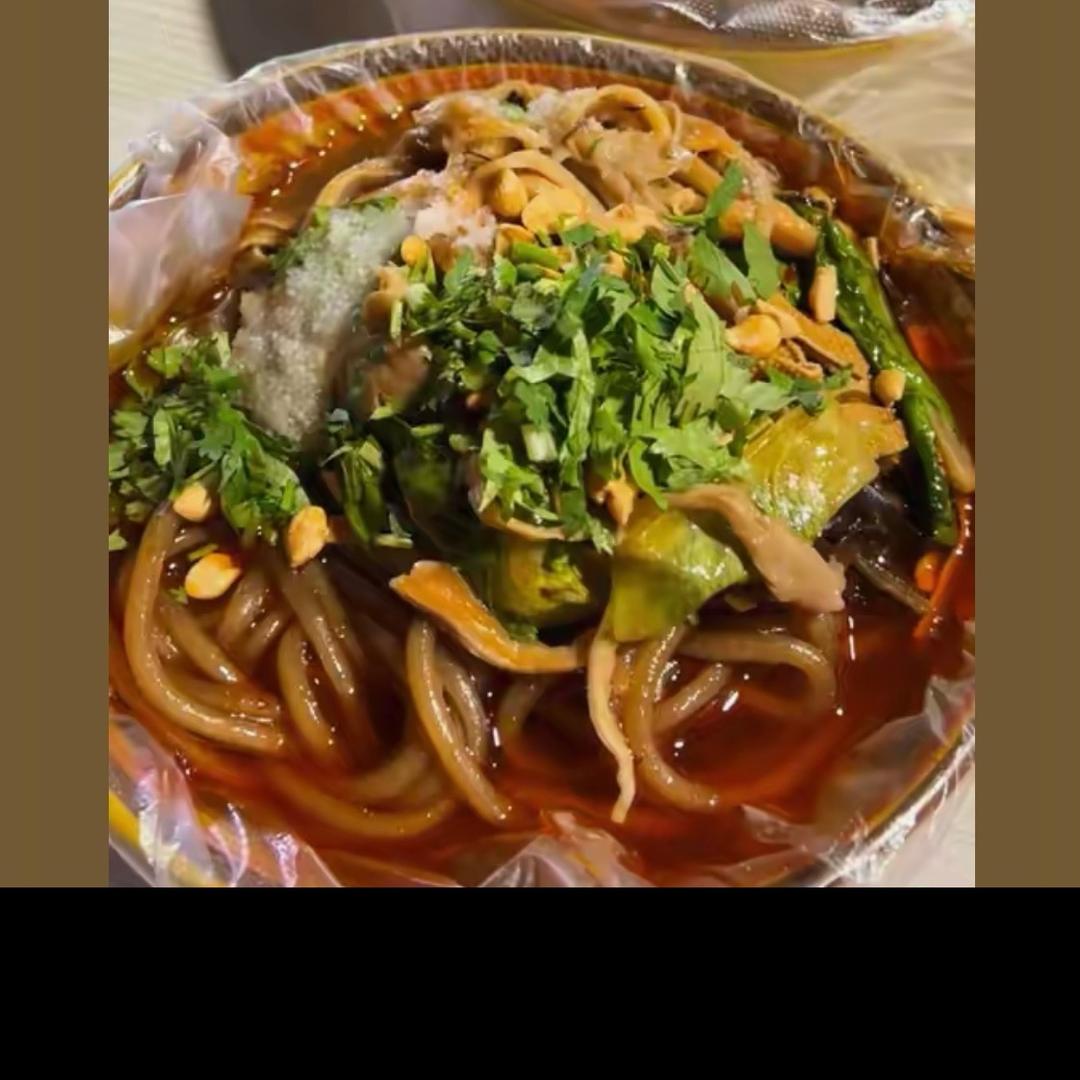 帅帅老式麻辣烫🌸