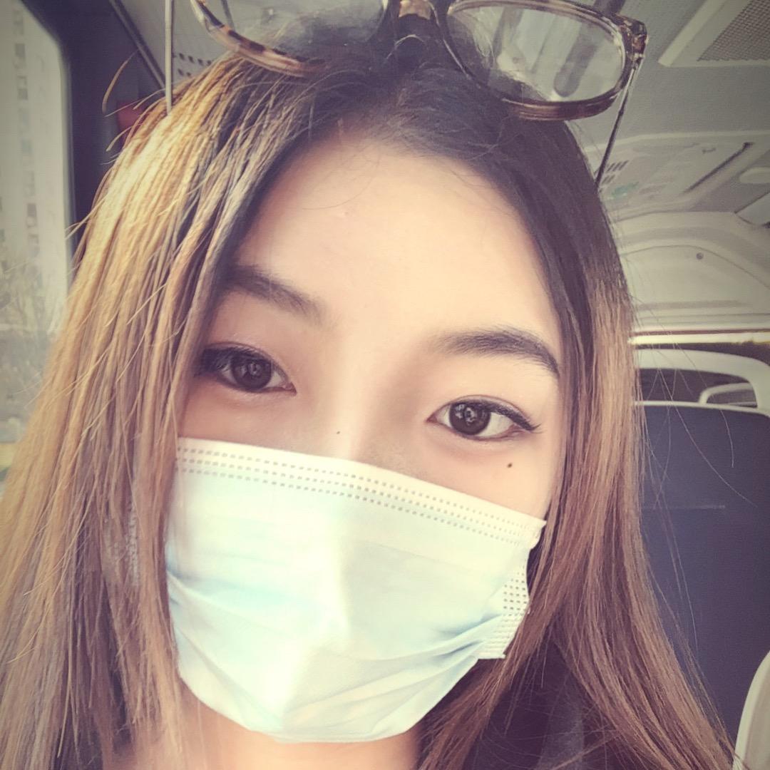 一口吃掉张艺小兴