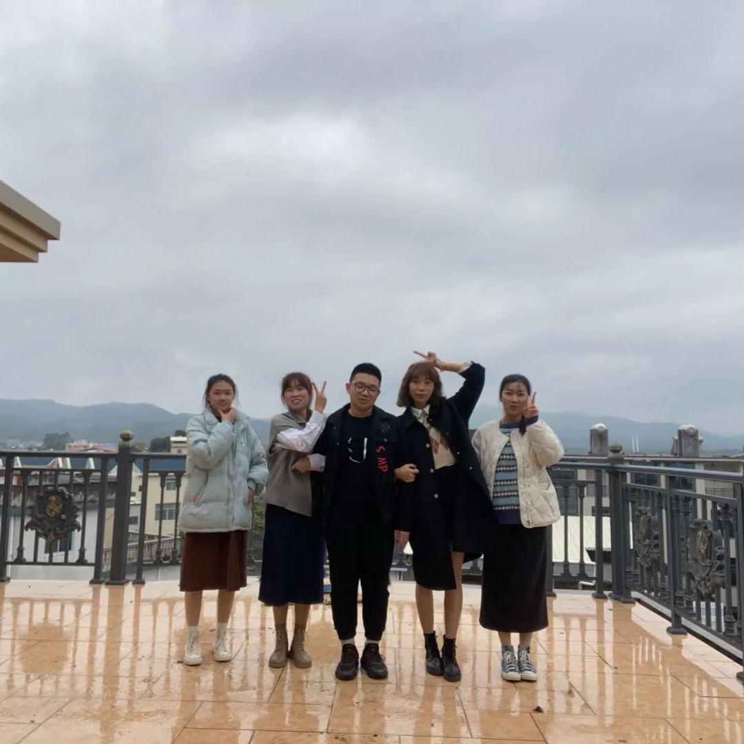 相亲相爱姐弟们