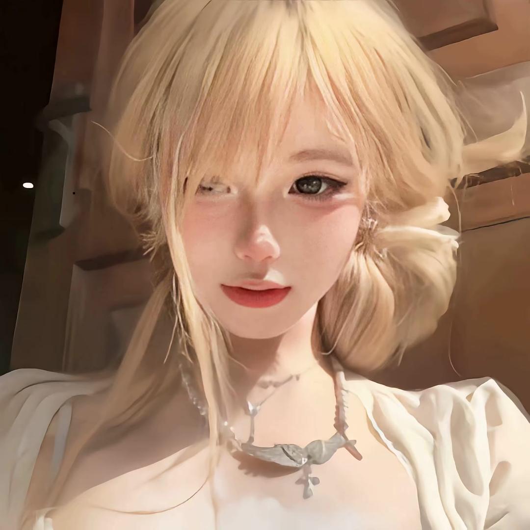 阿雯.