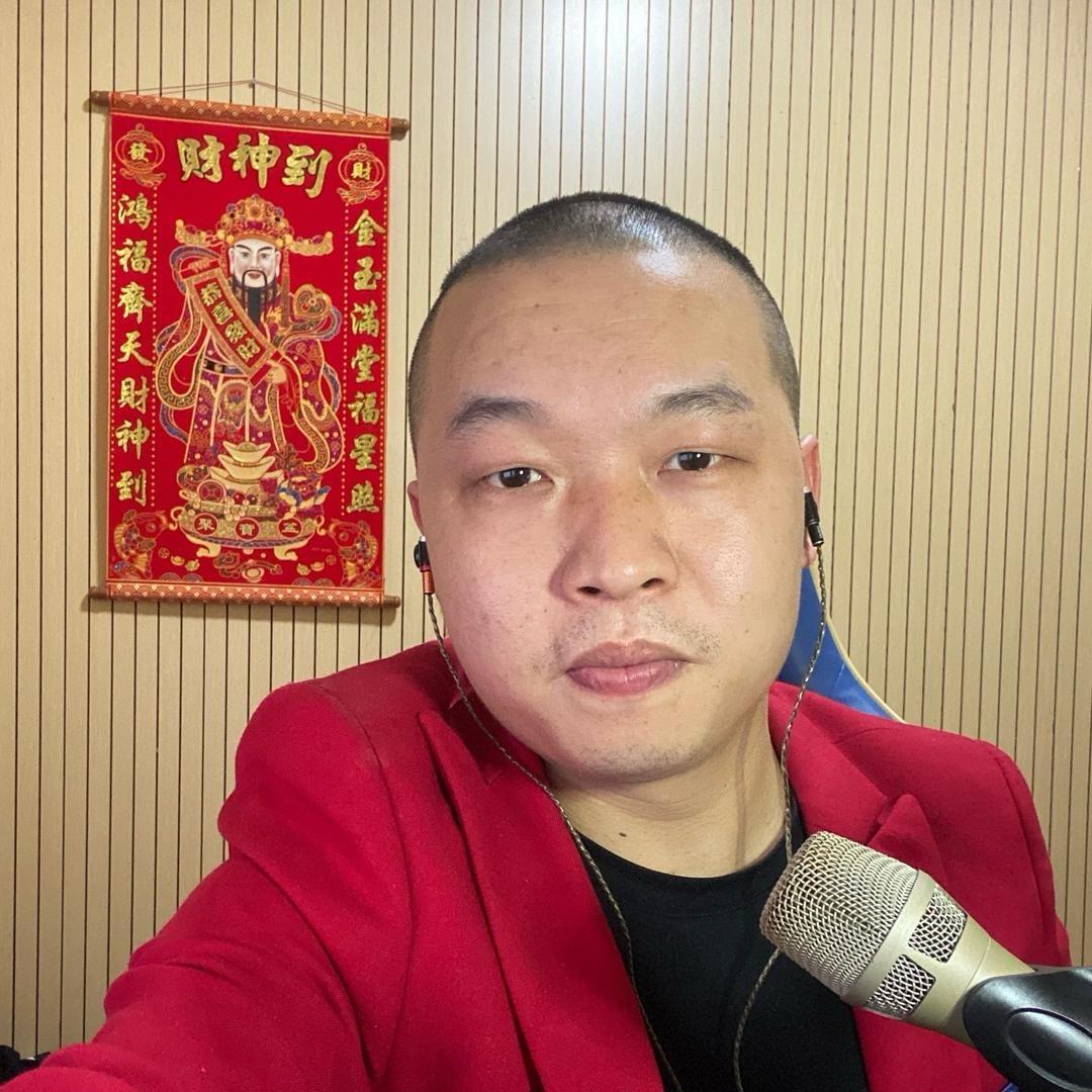 百变小飞《飞虎队》晚上八点户外