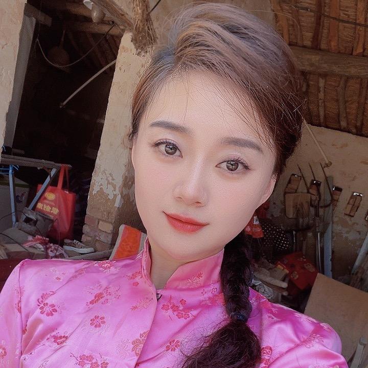 村里的——小芳