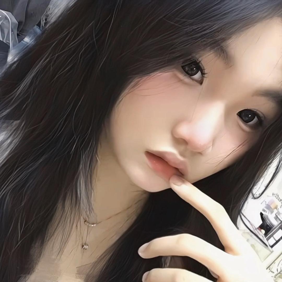 楚楚.