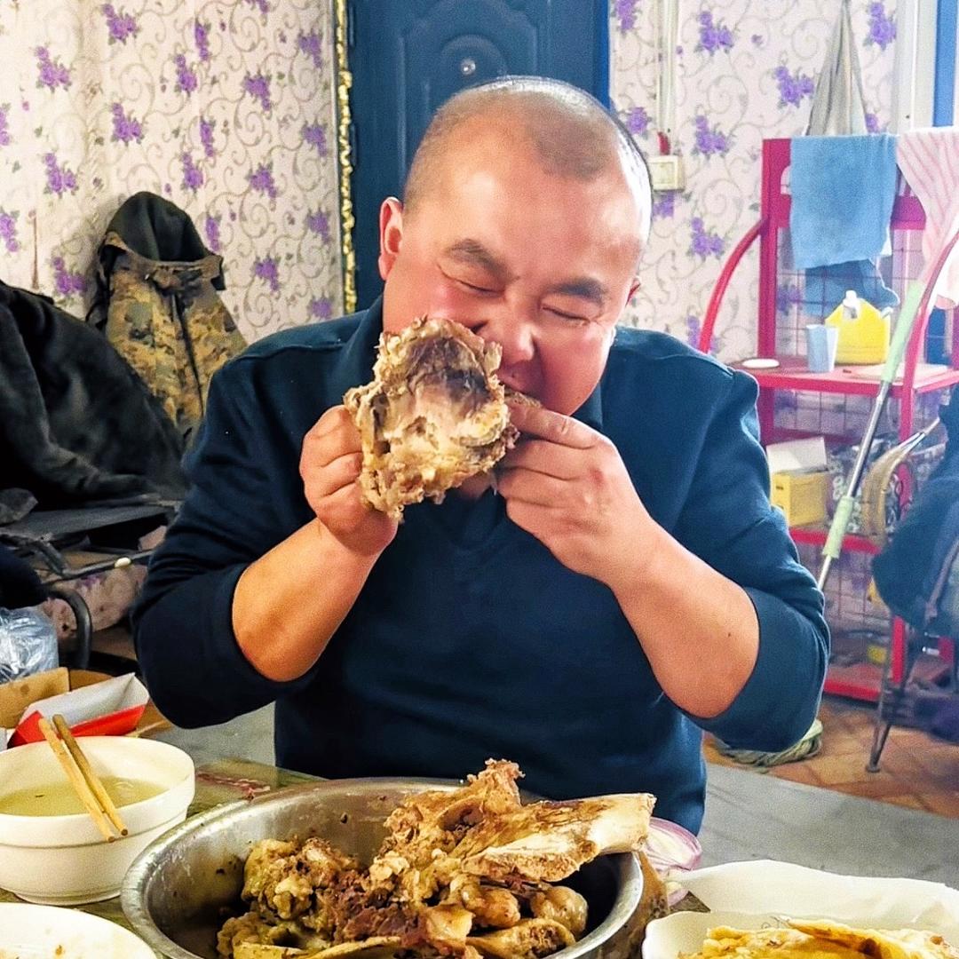 蘸酱菜老潘