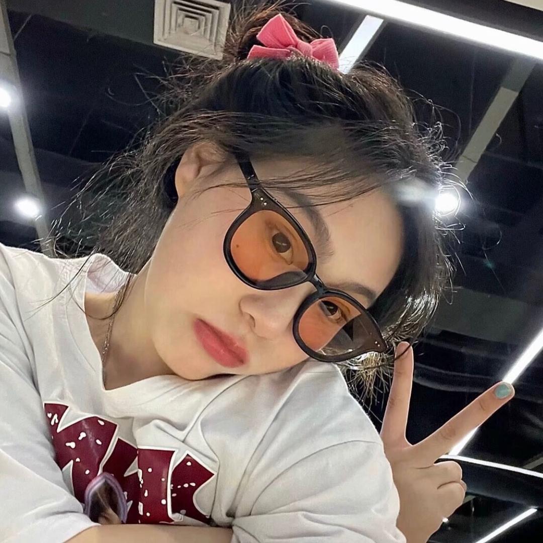 麻烦和我谈恋爱.