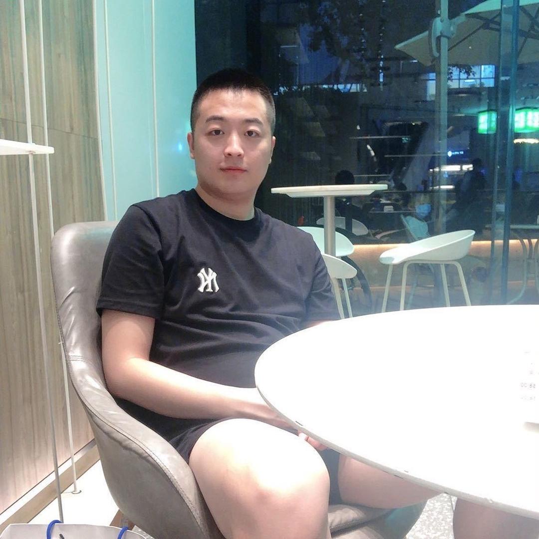 睡裤小哥哥