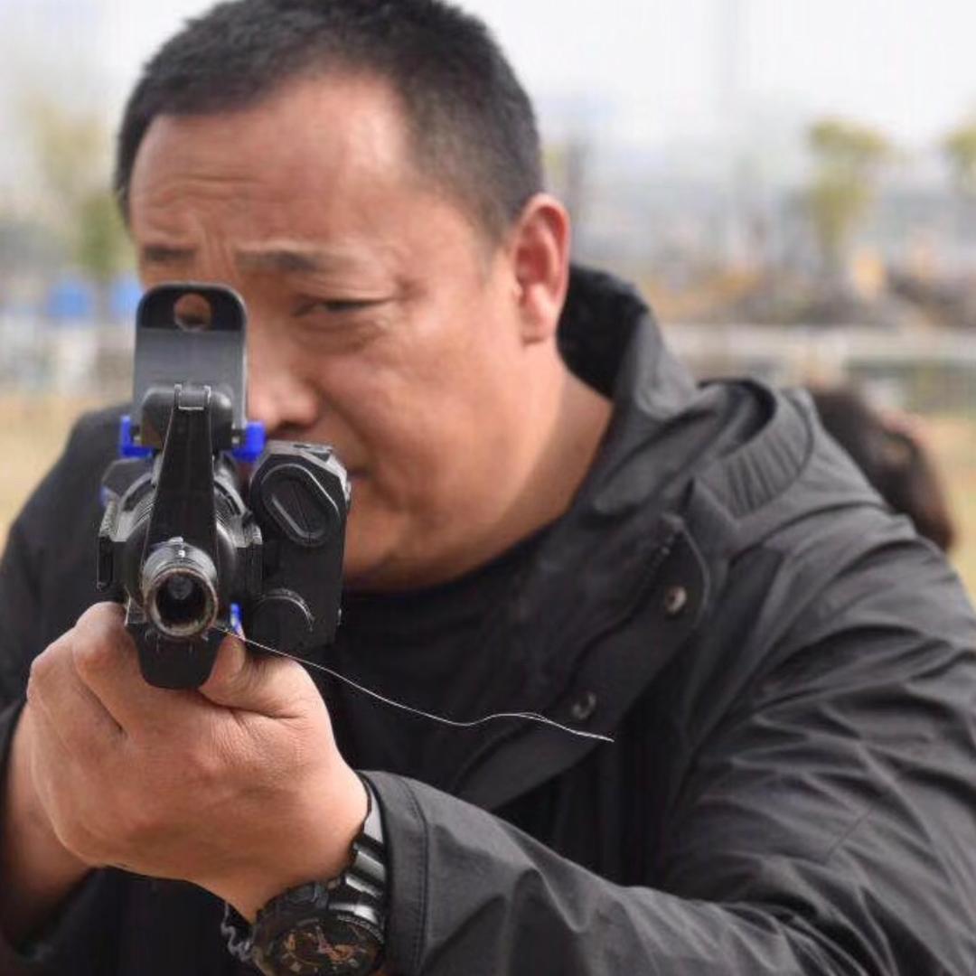 瘸子里挑将军