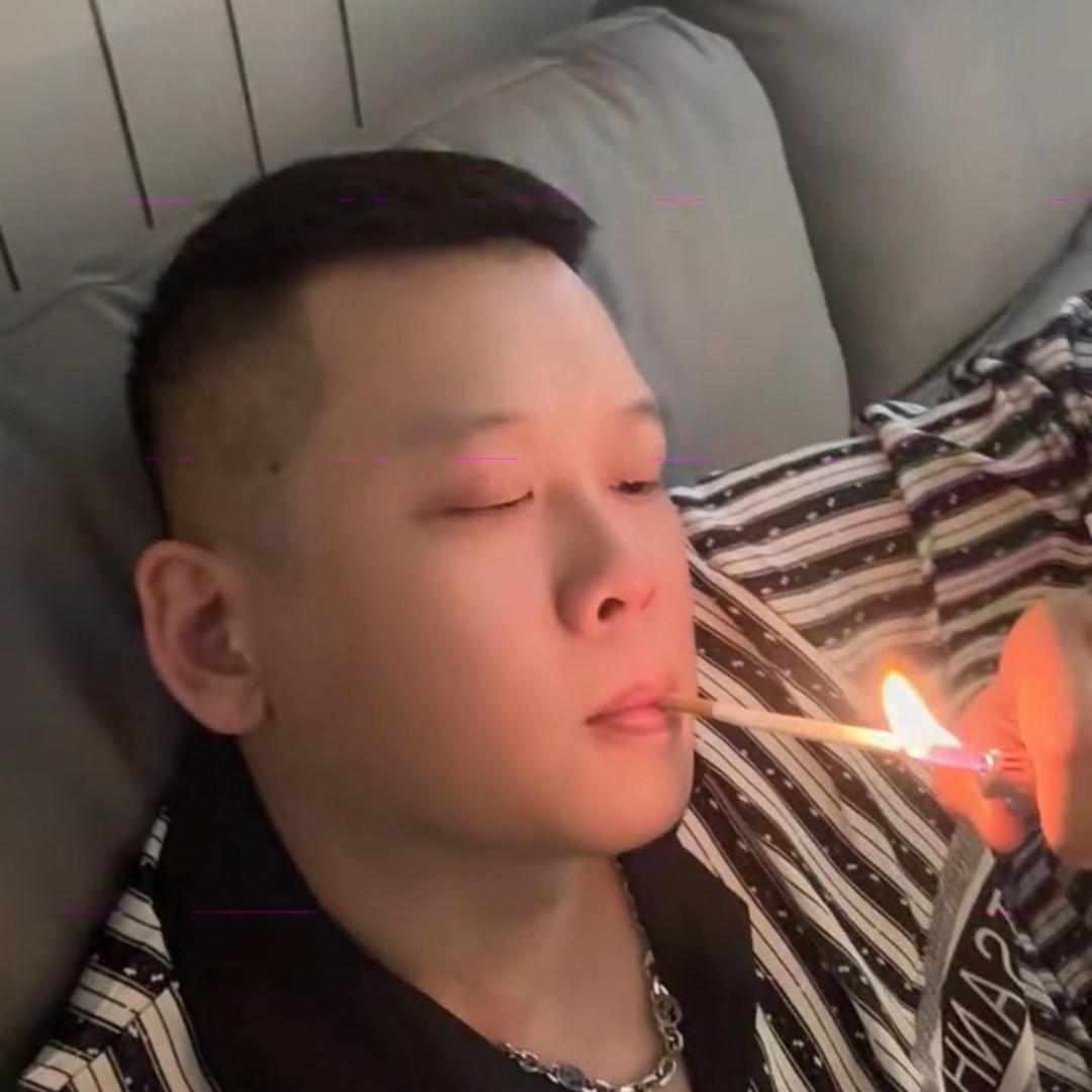 独孤孤独嘟咕噜嘟噜将军