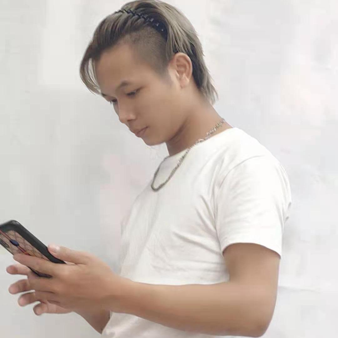 顶艺造型专业烫染店