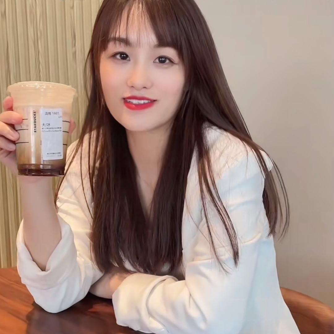 与食巨近。
