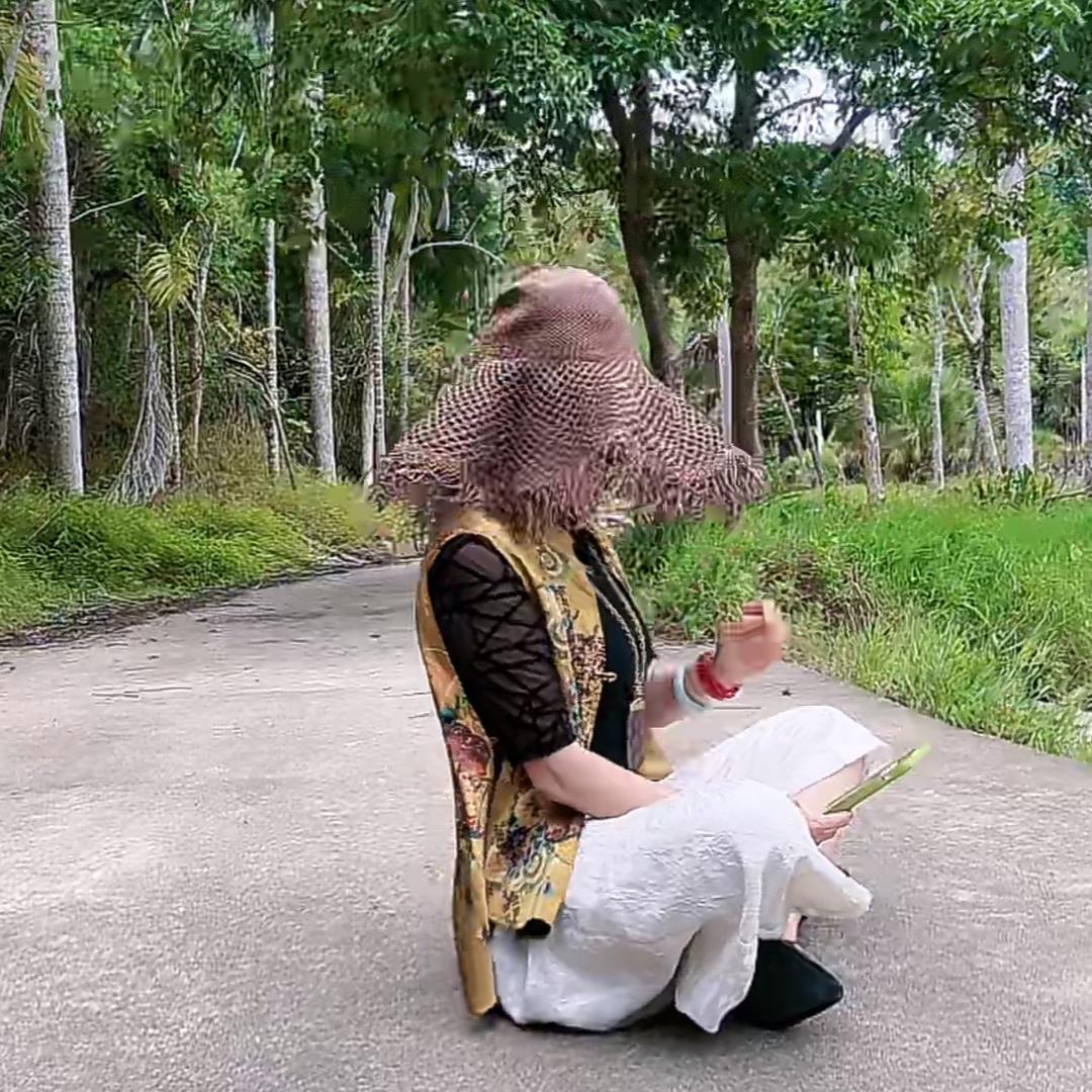 唯衣魅，濮院女装裤子源头工厂店