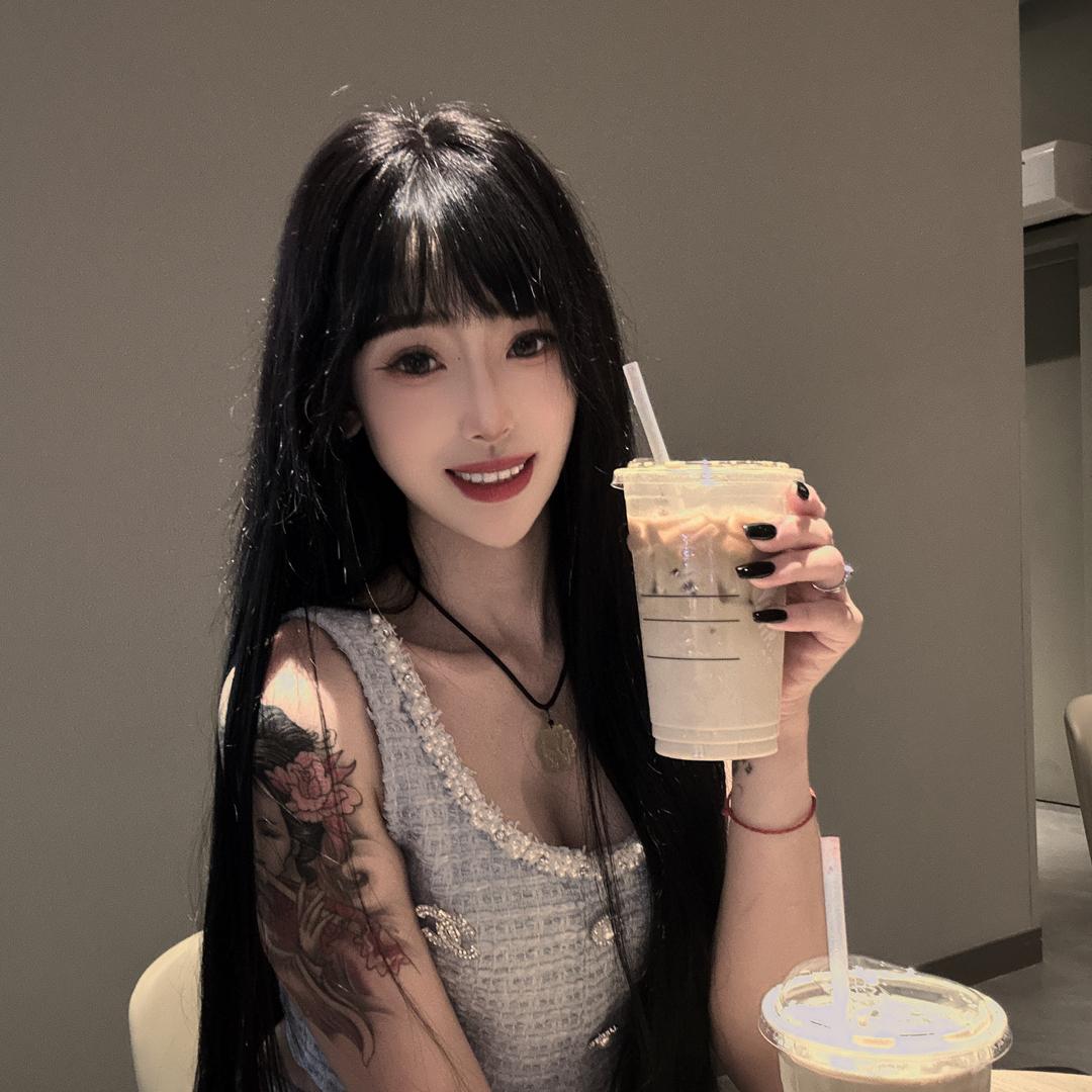 爱笑的静静❤️