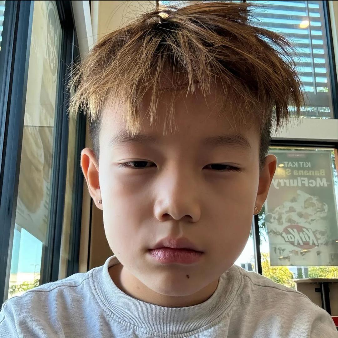 郡                  .