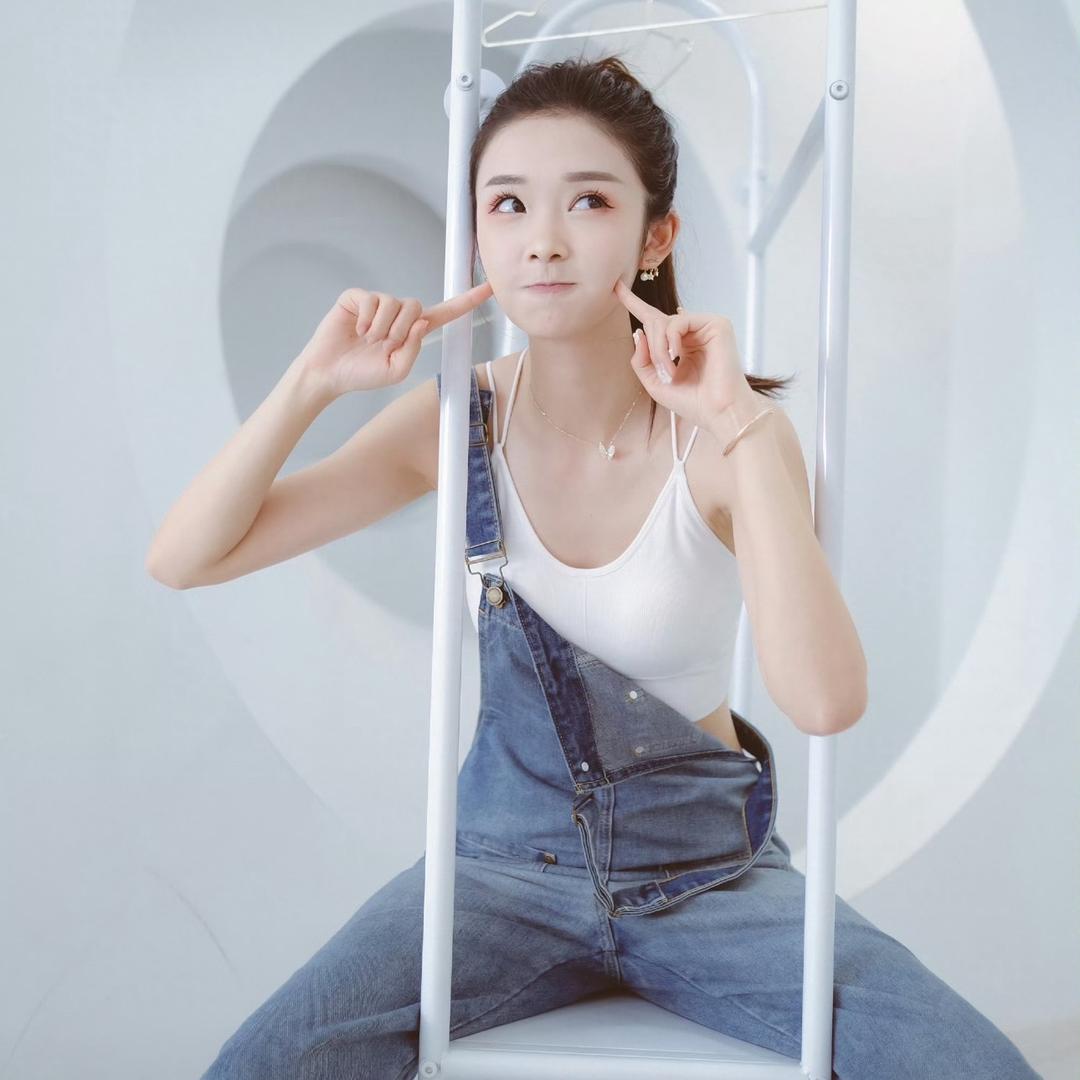 李凉凉小跟班