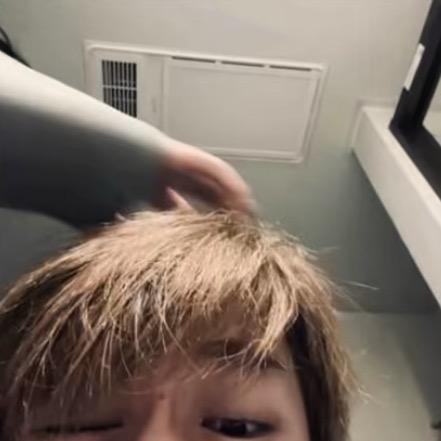 八月