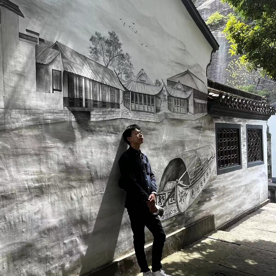 阿伟吃不饱🤨