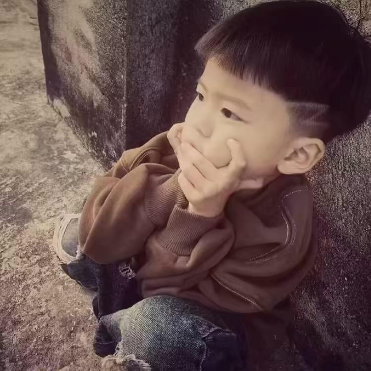 卖西瓜的小男孩