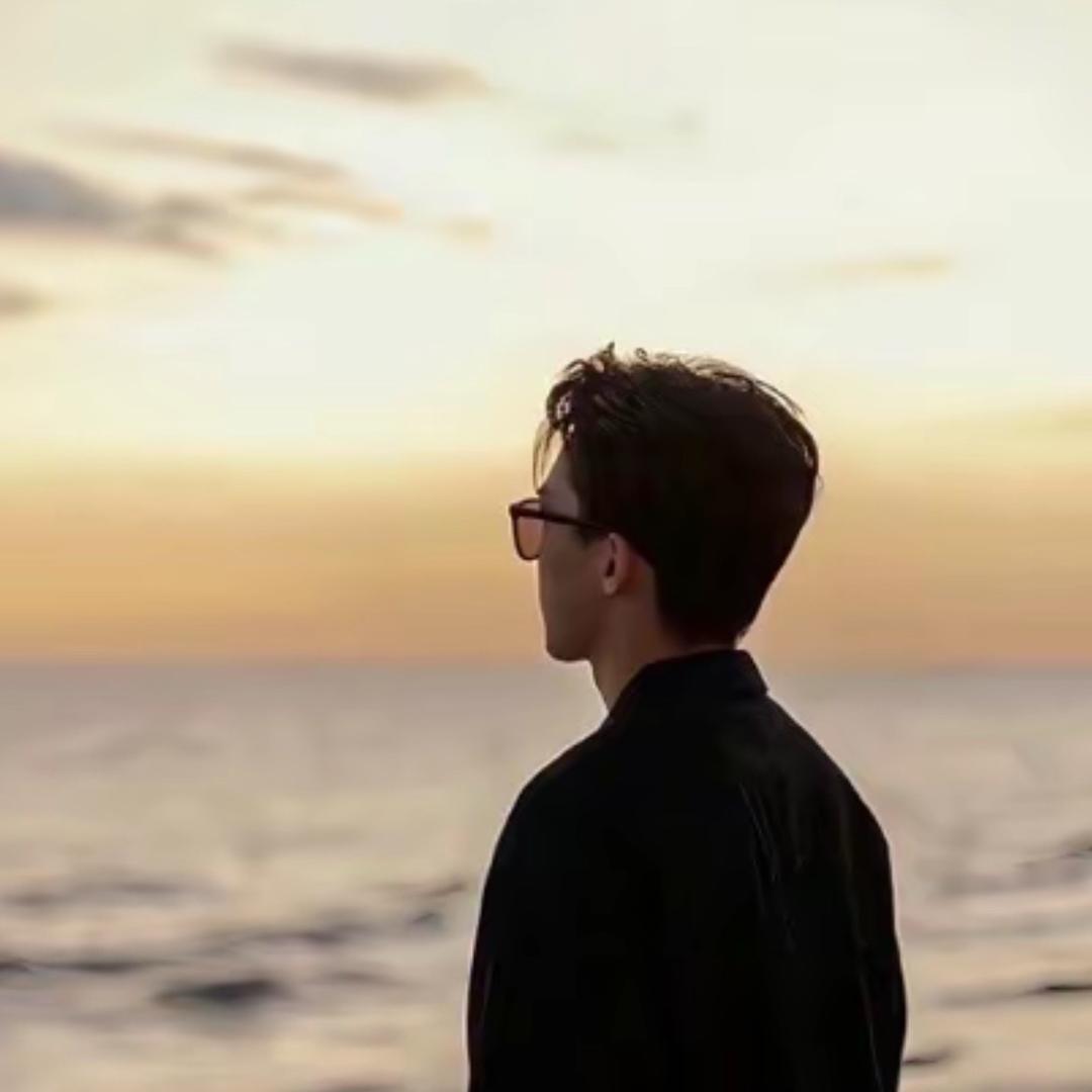 ℍ𝕖𝕝𝕝𝕠ᵕ̈       🪳