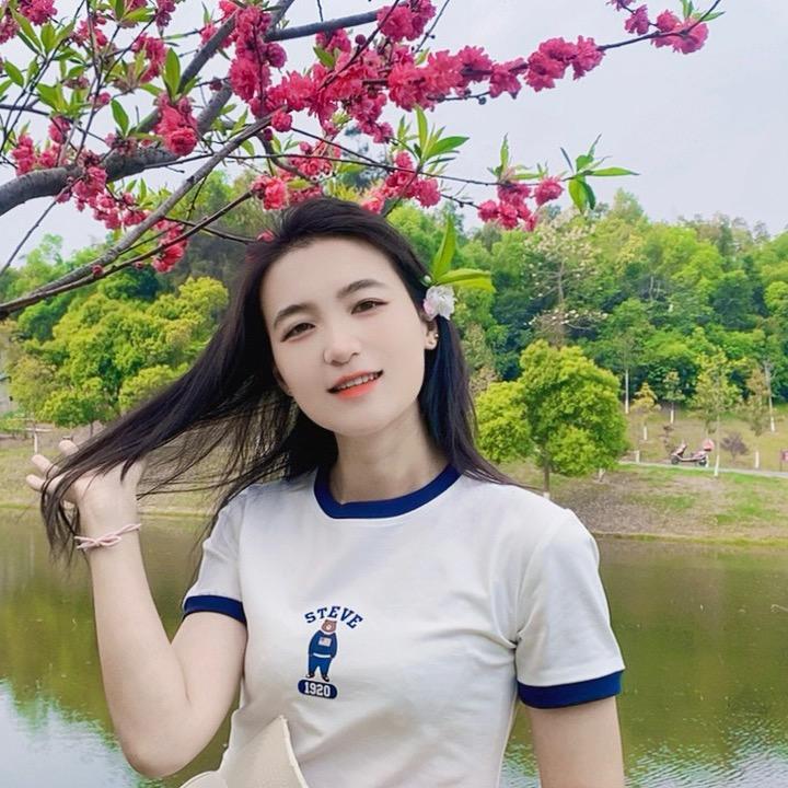 月亮不睡我不睡🌙