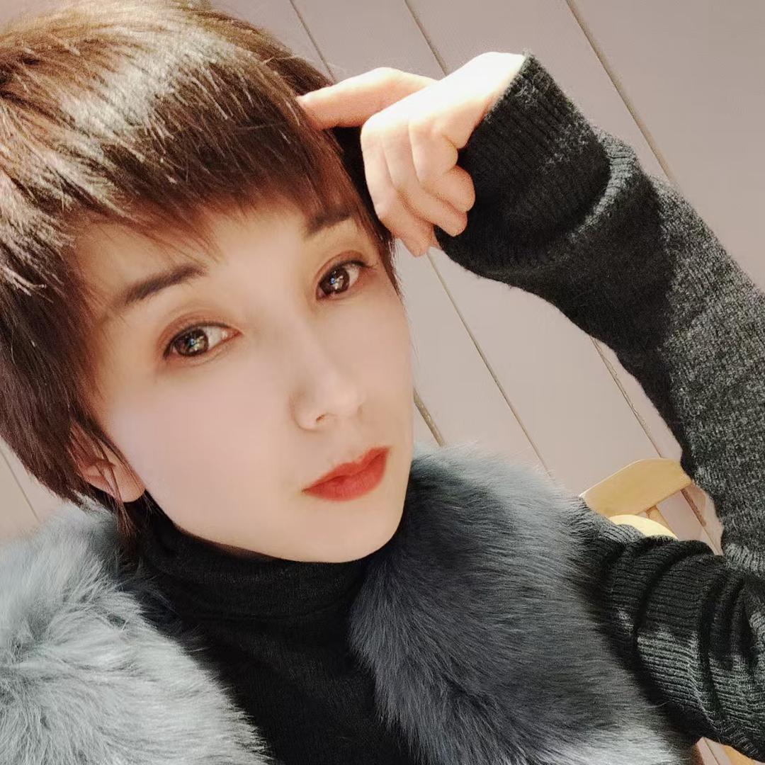 🌸L卖炒鸡架的小姐姐