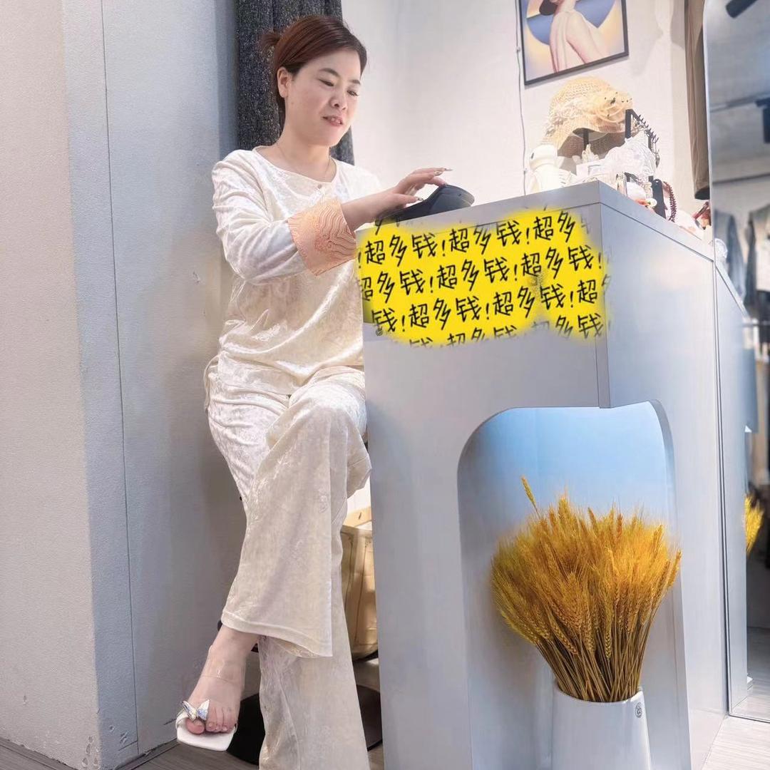Dora轻奢服饰