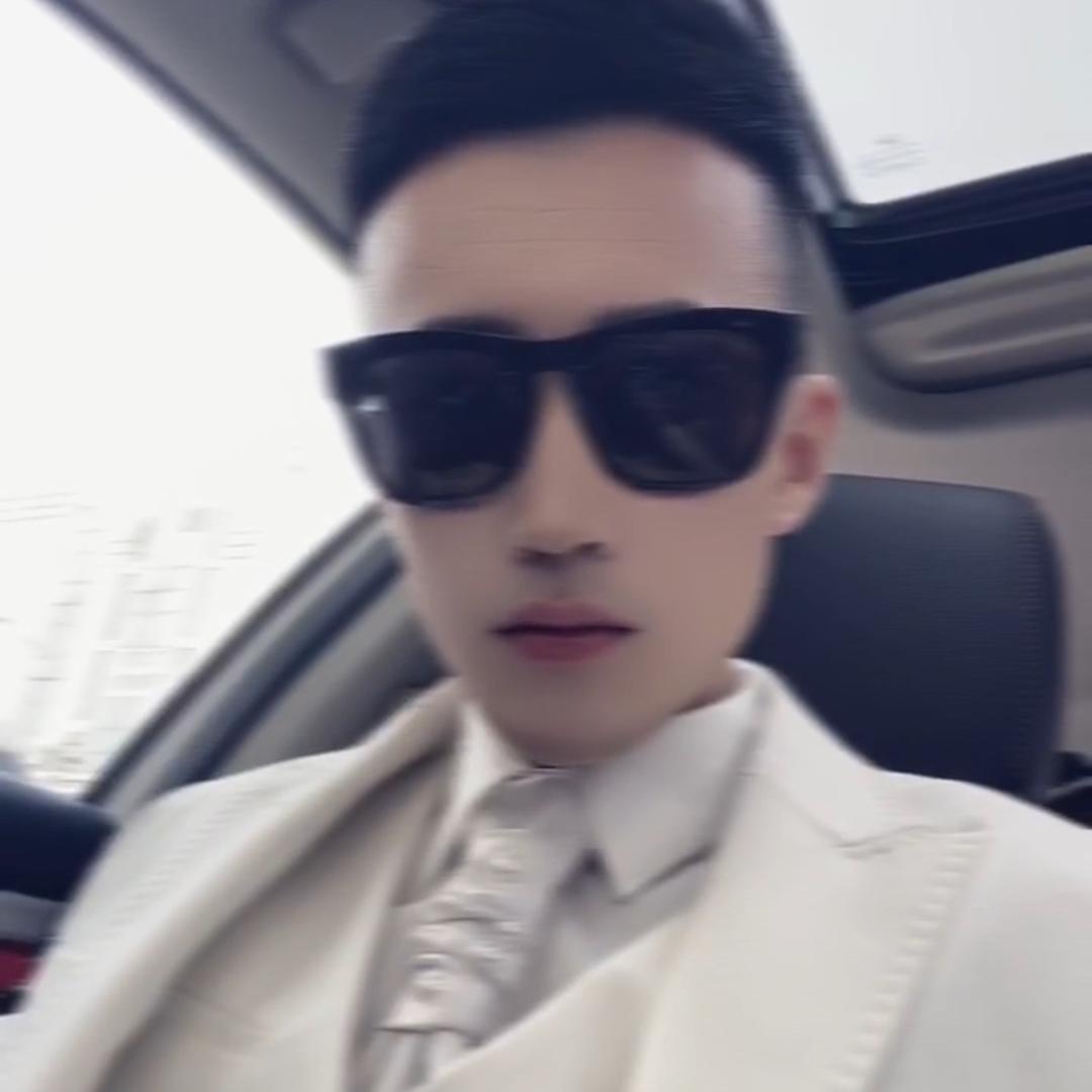 小明👨‍🦱