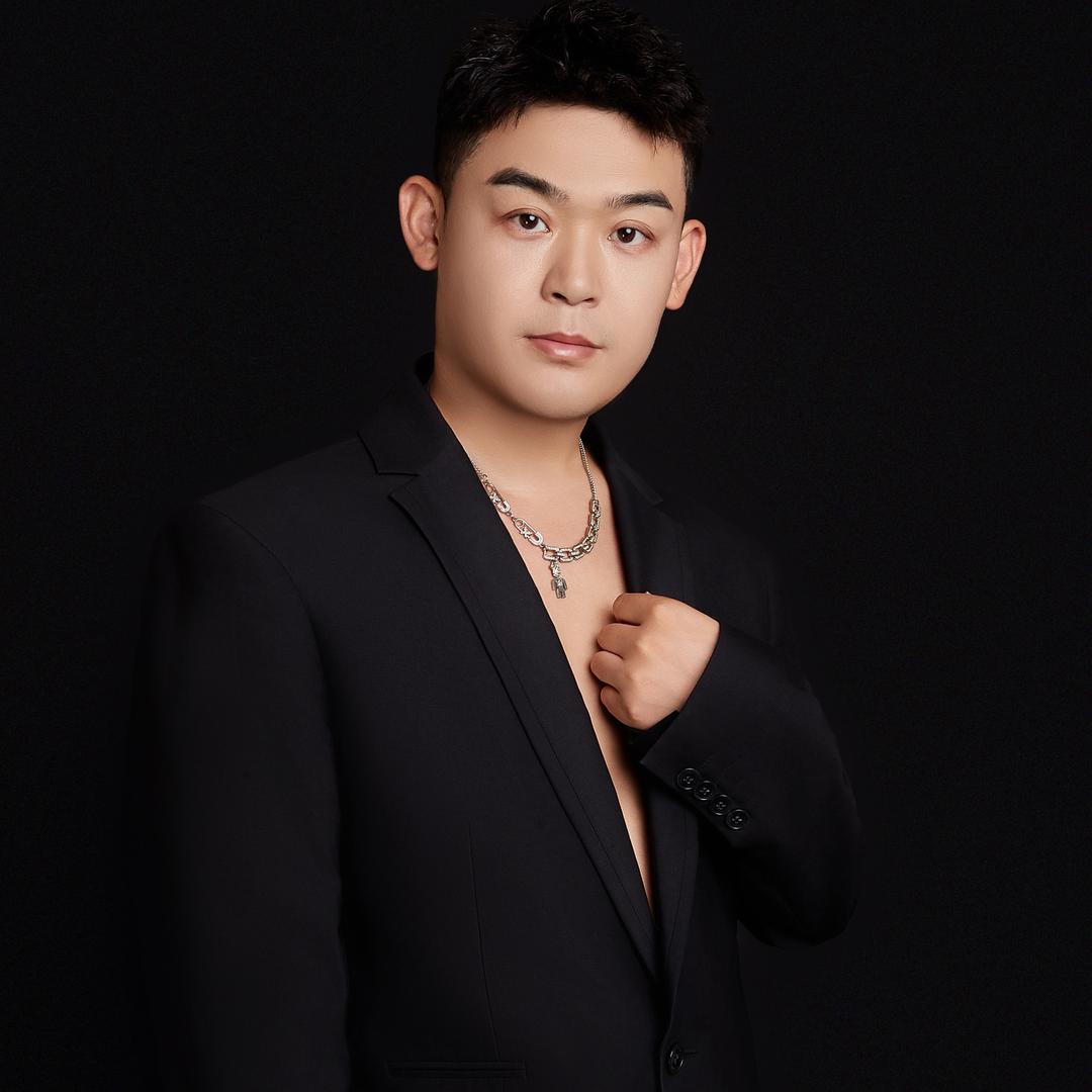 三巨磊磊