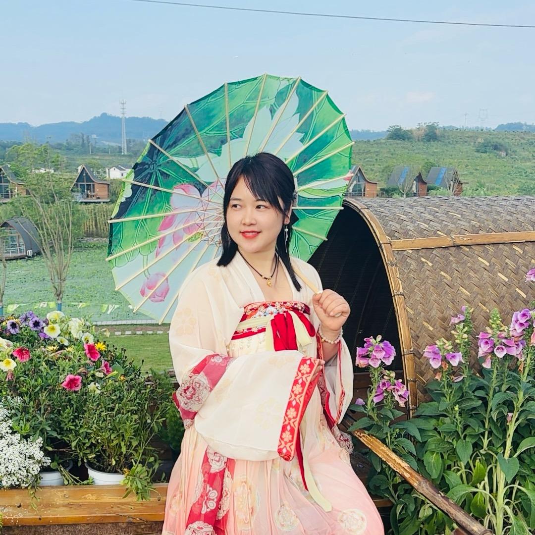 小鱼荷塘